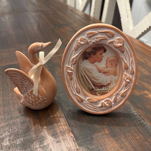 Applause 1988 Lot of Terra-Cotta Picture Frame 2.5X3.5 and Swan ~ NIB ~ Gift - Picture 1 of 5